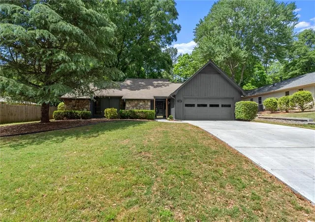 4th image of 20 Sweetwood Ct, Roswell, GA 30076 | MLS# 7816532
