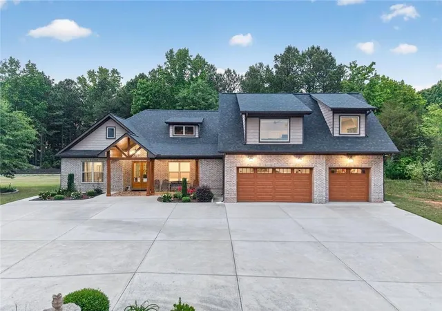 Photo 2 of Single family home for sale at 7128 Highway 81, Monroe, GA 30656 | MLS# 7816705 | Listing updated on 2026-09-05