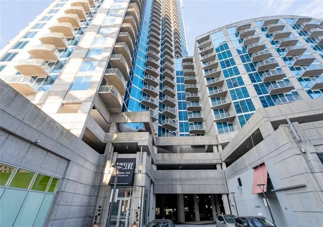 Photo 2 of Condo for sale at 400 W Peachtree St #3214, Atlanta, GA 30308 | MLS# 7733301 | Listing updated on 2026-10-05