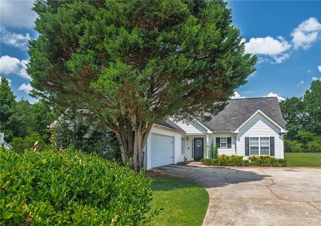 Photo 2 of Sale Pending at 130 Mills Landing, Covington, GA 30016 | MLS# 7801561 | Listing updated on 2026-09-04