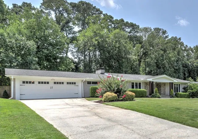 Photo 3 of Sale Pending at 715 Glenforest Rd, Sandy Springs, GA 30328 | MLS# 7812006 | Listing updated on 2026-09-13
