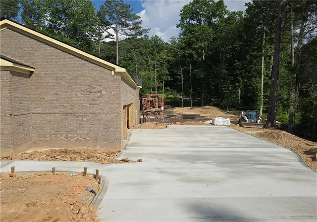Photo 5 of Single family home for sale at 5670 Eternal Dr, Atlanta, GA 30349 | MLS# 7810473 | Listing updated on 2026-07-25