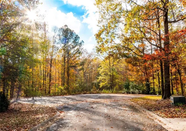 2nd image of 301 River Pl Dr Nw, Calhoun, GA 30701 | MLS# 7821127
