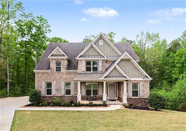 Homes for sale in Douglasville, GA | 5513 Oconee Dr, Douglasville, GA 30135 | MLS# 7752987