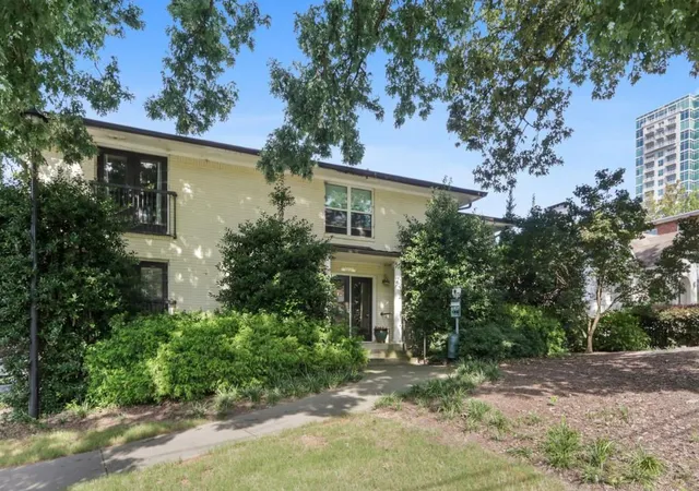 Condominium at 48 Peachtree Ave Ne #423, Atlanta, GA 30305 | MLS# 6778569 | | Sold on 2020-12-23