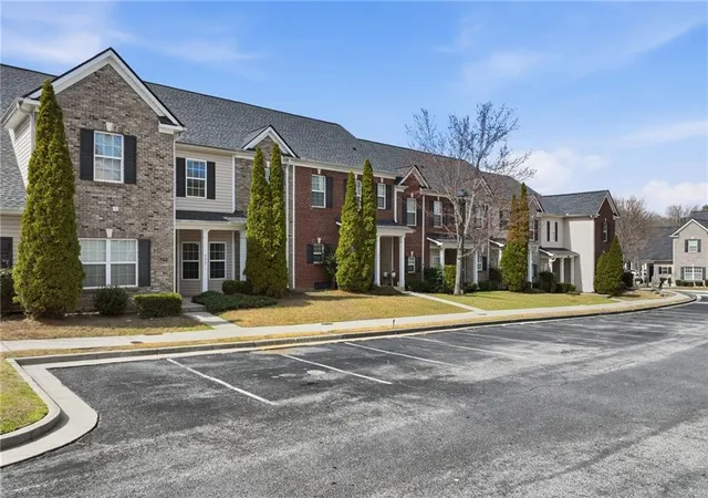 Homes for sale in College Park, GA | 2555 Flt Shls Rd, College Park, GA 30349