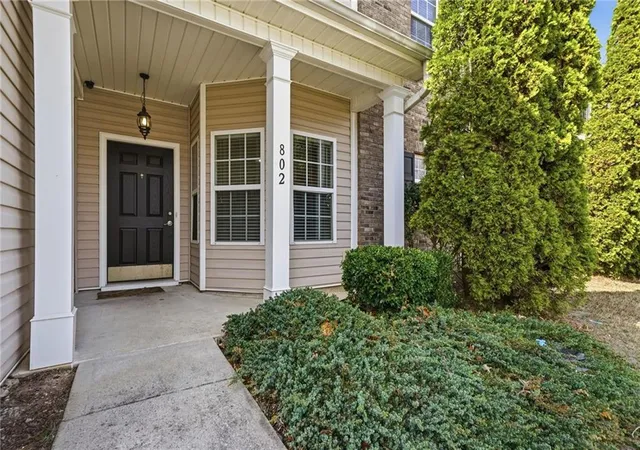 Homes for sale in College Park, GA | 2555 Flt Shls Rd, College Park, GA 30349