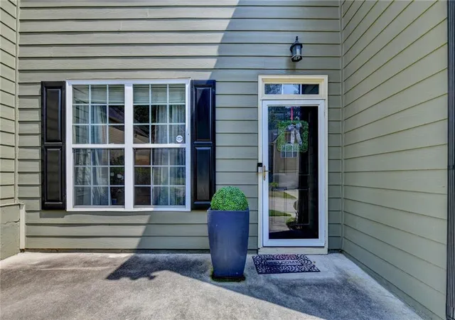 Photo 4 of Townhouse for sale at 2862 Ridgeview Dr Sw, Atlanta, GA 30331 | MLS# 7824226 | Listing updated on 2026-08-31