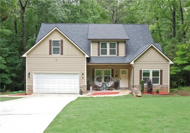 Homes for sale in Fayetteville, GA | 195 Bellevue Loop, Fayetteville, GA 30215 | MLS# 7775276
