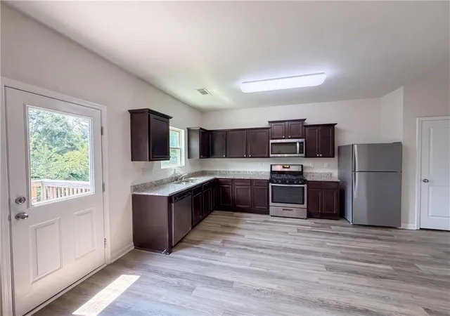 2nd image of 836 Castilla Wy, Winder, GA 30680 | MLS# 7815397