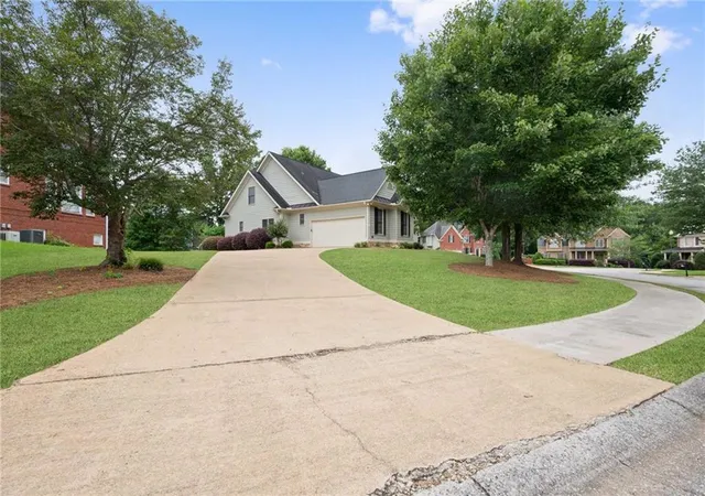 2nd image of 2704 Lost Lakes Dr, Powder Springs, GA 30127 | MLS# 7789762