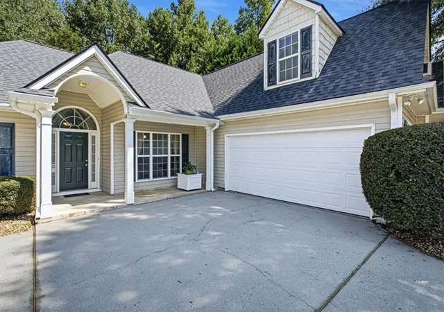 2nd image of 100 Avondale Cir, Newnan, GA 30265 | MLS# 7808776