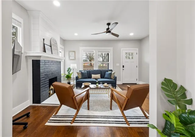 Photo 4 of Single family home for sale at 943 Rose Cir SW, Atlanta, GA 30310 | MLS# 7818590 | Listing updated on 2026-08-29