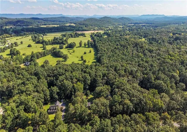 Photo 3 of Single family home for sale at 211 Race Horse Dr, Summerville, GA 30747 | MLS# 7828379 | Listing updated on 2026-08-29