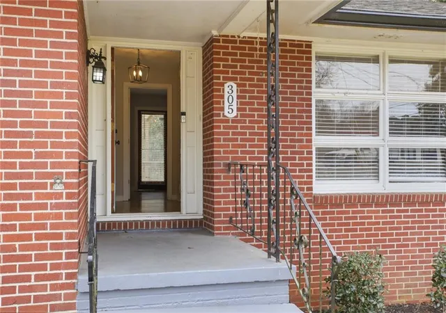 Photo 2 of Single family home for sale at 305 Brookwood Dr Sw, Marietta, GA 30064 | MLS# 7823629 | Listing updated on 2026-10-17