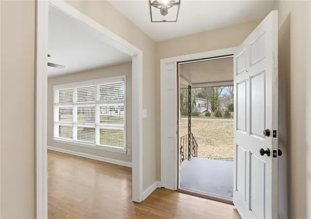 Photo 3 of Single family home for sale at 305 Brookwood Dr Sw, Marietta, GA 30064 | MLS# 7823629 | Listing updated on 2026-10-17