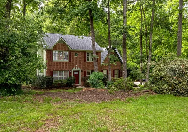Homes for sale in Fayetteville, GA | 140 Windsor Dr, Fayetteville, GA 30215 | MLS# 7797974