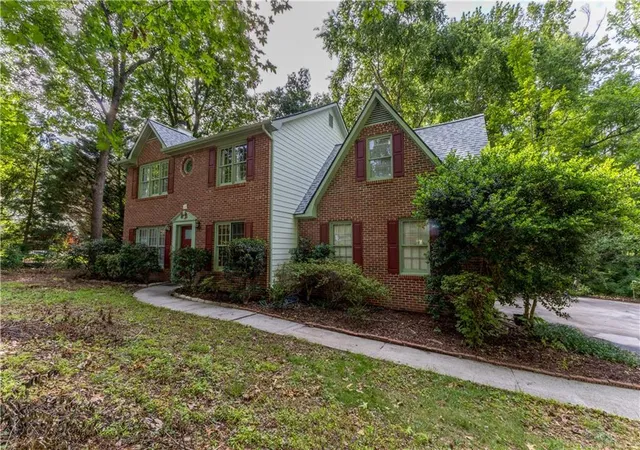 Homes for sale in Fayetteville, GA | 140 Windsor Dr, Fayetteville, GA 30215 | MLS# 7797974