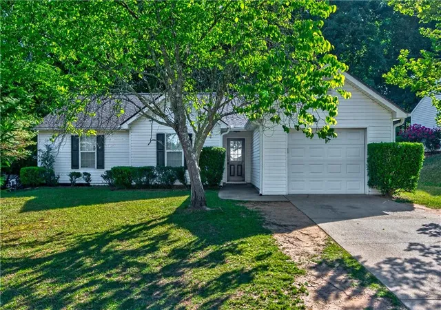 Homes for sale in Sugar Hill, GA | 5135 Hillcrest Glenn Dr, Sugar Hill, GA 30518 | MLS# 7767753