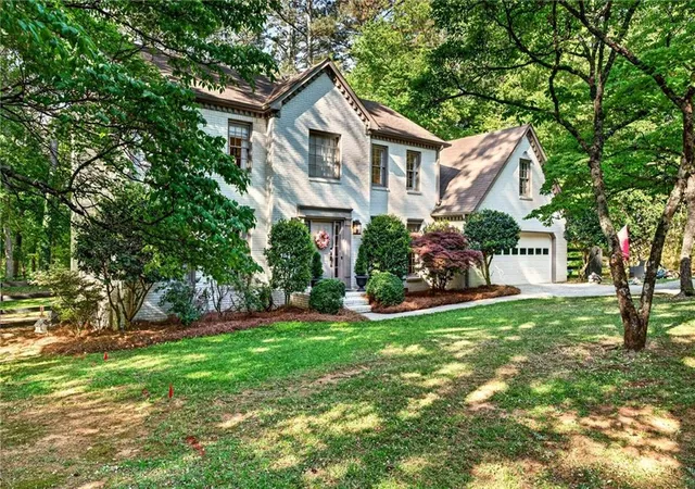 Homes for sale in Alpharetta, GA | 16140 Henderson Rd, Alpharetta, GA 30004 | MLS# 7757764