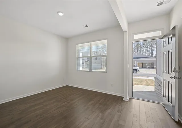 Photo 3 of Single family home for sale at 514 Alder Ln Ct, Griffin, GA 30223 | MLS# 7822401 | Listing updated on 2026-09-11