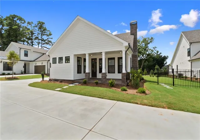 Photo 3 of Single family home for sale at 585 Gavitt Dr, Cumming, GA 30040 | MLS# 7823355 | Listing updated on 2026-09-04