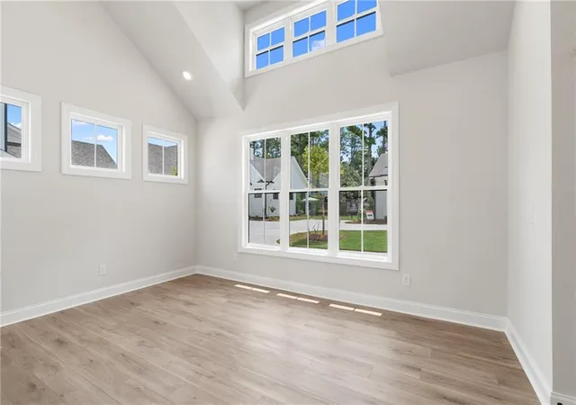 Photo 4 of Single family home for sale at 585 Gavitt Dr, Cumming, GA 30040 | MLS# 7823355 | Listing updated on 2026-09-04