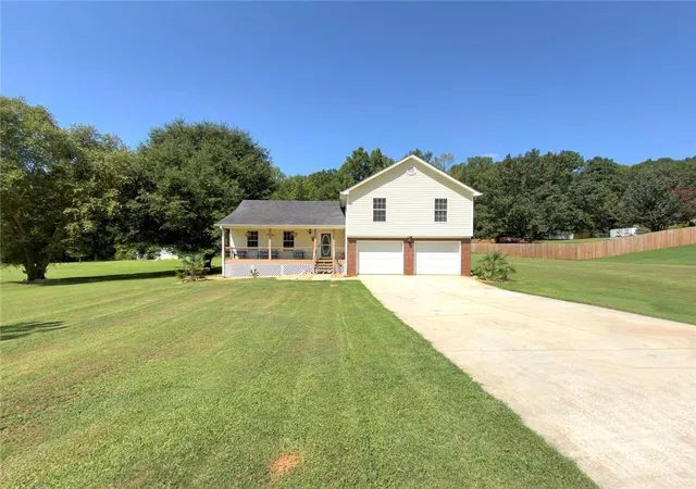 Photo 3 of Single family home for sale at 368 Cattlemans Cir, Mcdonough, GA 30252 | MLS# 7824158 | Listing updated on 2026-08-22