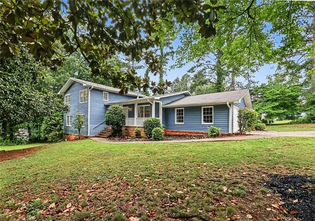 2nd image of 3348 Goldenchain Dr, Lithonia, GA 30038 | MLS# 7793444