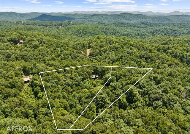 3rd image of 220 Lakota Ln, Mineral Bluff, GA 30559 | MLS# 7744531