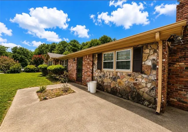 2nd image of 963 Rambling Rose Ct Nw, Conyers, GA 30012 | MLS# 7809288