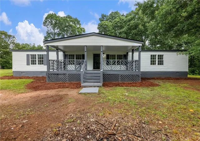 1st image of 1114 Neal Rd, Commerce, GA 30530 | MLS# 7802656