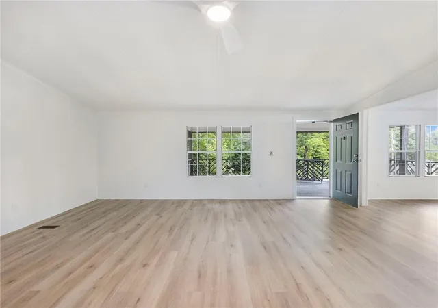 4th image of 1114 Neal Rd, Commerce, GA 30530 | MLS# 7802656