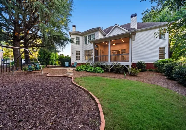 Photo 3 of Single family home for sale at 5005 Rosedown Pl, Roswell, GA 30076 | MLS# 7816369 | Listing updated on 2026-09-14