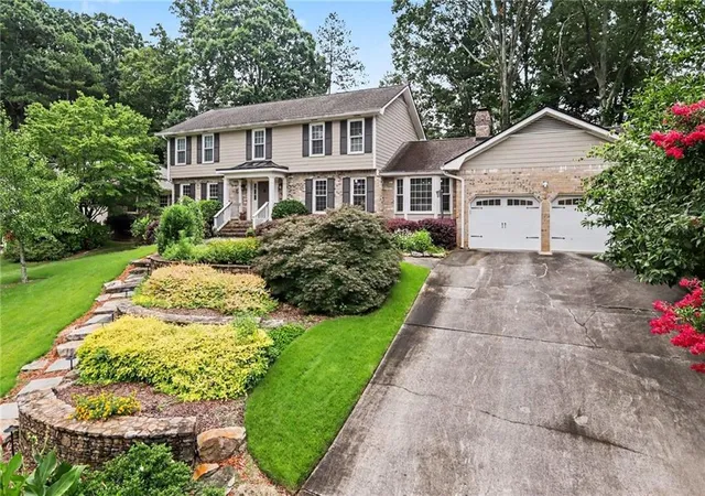 3rd image of 3993 Northlake Creek Dr, Tucker, GA 30084 | MLS# 7803588