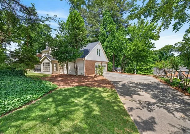 3rd image of 4150 Woodlark Ct Ne, Roswell, GA 30075 | MLS# 7773281
