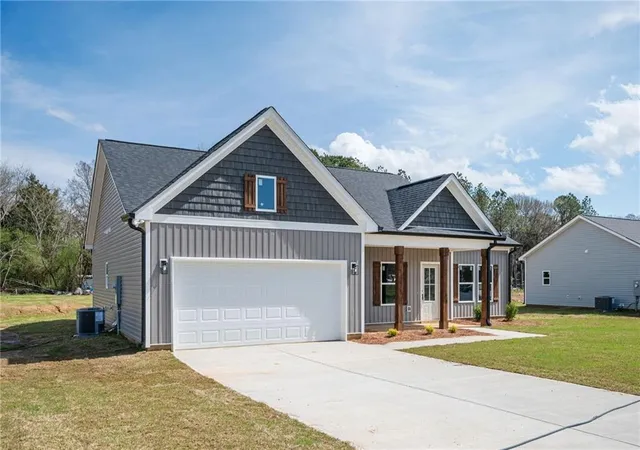 Photo 4 of Single family home for sale at 110 Anita Blvd, Carrollton, GA 30117 | MLS# 7814171 | Listing updated on 2026-10-05