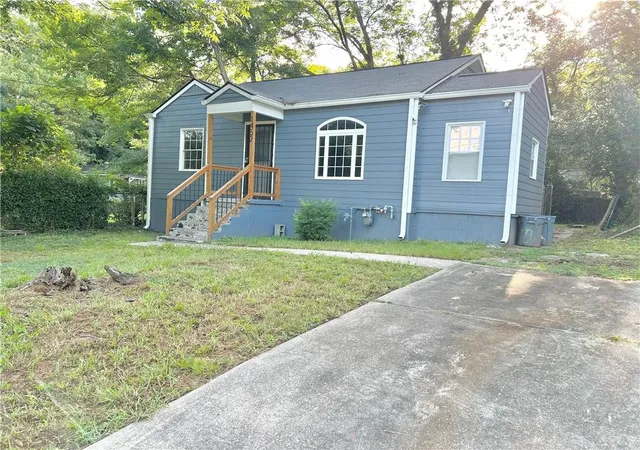 Photo 3 of Sale Pending at 1452 Ryan St Sw, Atlanta, GA 30310 | MLS# 7818532 | Listing updated on 2026-09-30