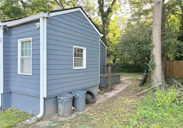 Photo 3 of Sale Pending at 1452 Ryan St SW, Atlanta, GA 30310 | MLS# 7818532 | Listing updated on 2026-09-30