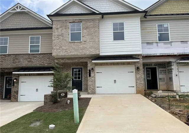 Photo 1 of Townhouse for sale at 45 Creekside Cmns Dr, Hoschton, GA 30548 | MLS# 7596267 | Listing updated on 2026-08-25