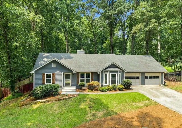 Photo 2 of Sale Pending at 26 Boones Ridge Dr Se, Acworth, GA 30102 | MLS# 7813685 | Listing updated on 2026-08-25