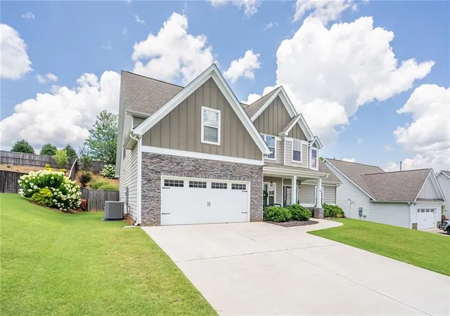 Photo 1 of Single family home for sale at 100 Brasstown Dr, Dallas, GA 30132 | MLS# 7806987 | Listing updated on 2026-08-18