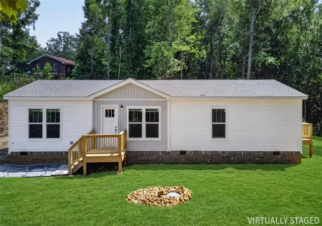 Photo 1 of Sale Pending at 758 Upper Burris Rd, Canton, GA 30114 | MLS# 7828696 | Listing updated on 2026-10-07