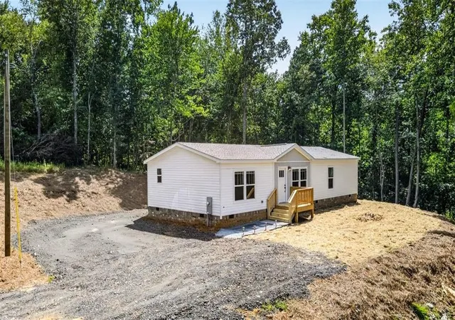 Photo 3 of Sale Pending at 758 Upper Burris Rd, Canton, GA 30114 | MLS# 7828696 | Listing updated on 2026-10-07