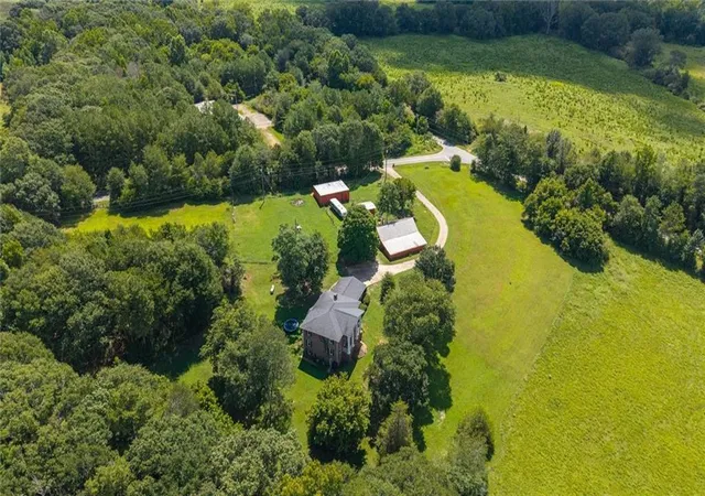 2nd image of 835 Kent Rd, Bowdon, GA 30108 | MLS# 7818119