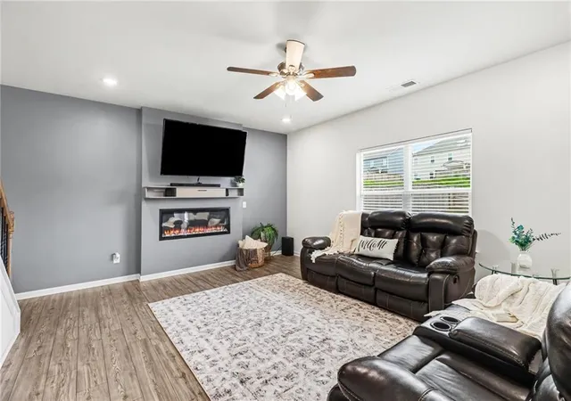 Photo 3 of Single family home for sale at 407 Sierra Point SW, Cartersville, GA 30120 | MLS# 7820618 | Listing updated on 2026-09-19
