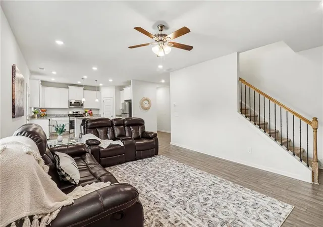 Photo 4 of Single family home for sale at 407 Sierra Point SW, Cartersville, GA 30120 | MLS# 7820618 | Listing updated on 2026-09-19
