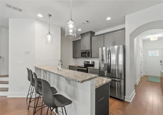 3rd image of 1950 Dillon Dr, Lithonia, GA 30058 | MLS# 7751217