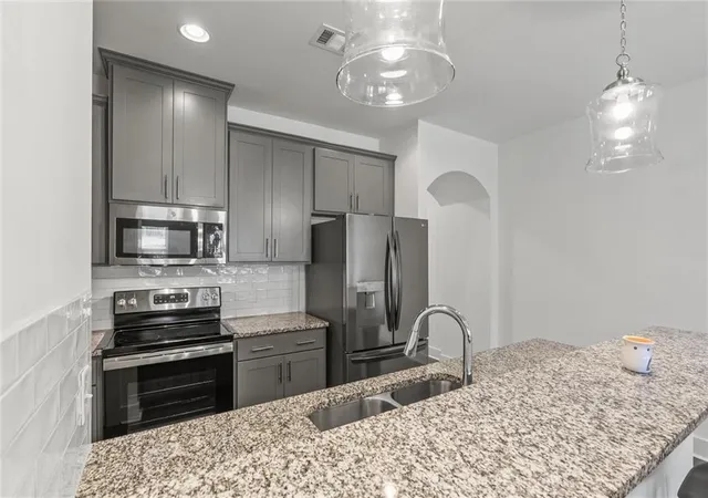 4th image of 1950 Dillon Dr, Lithonia, GA 30058 | MLS# 7751217