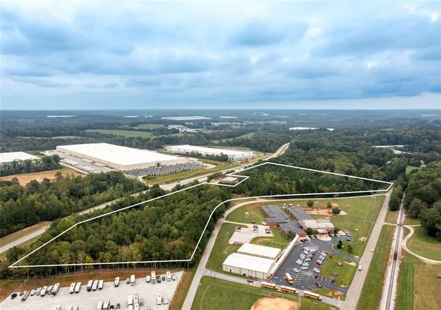 1st image of 1 Point Dr, Talmo, GA 30575 | MLS# 7467010